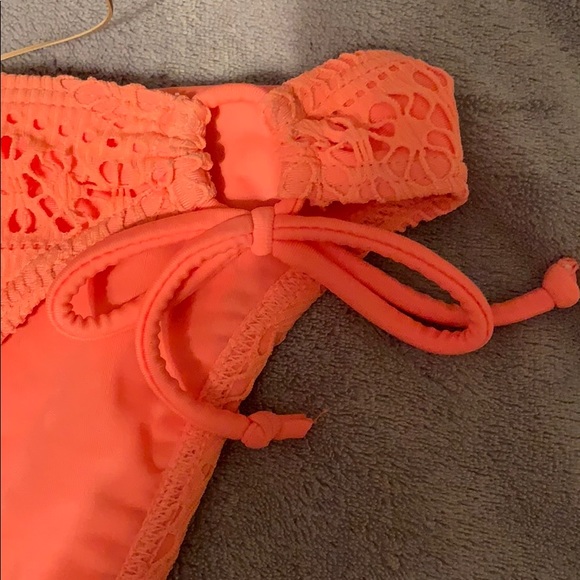 bathing suit - Picture 3 of 6